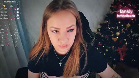 Your Annabelle Wolf  online show from December 17, 2025, 1:06 pm