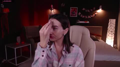 Bella online show from October 23, 2025, 1:05 am