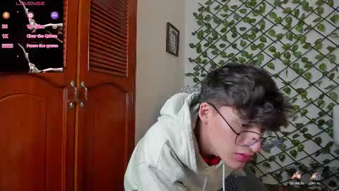 Neon online show from December 2, 2025, 11:15 am