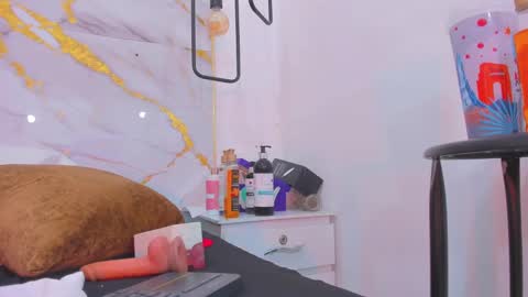 Bellota Flak online show from February 28, 2025, 4:32 am