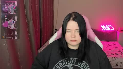 LinaBoo online show from February 3, 2026, 4:32 am