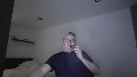 Snapshot of bengiles81 chatting on April 26, 2026, 7:33 pm bengiles81 online show from April 26, 2026, 7:33 pm