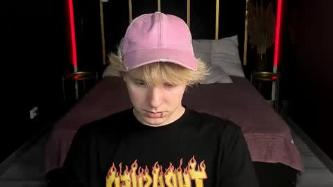 Snapshot of benjamin_harris chatting on August 5, 2026, 3:59 pm Benjamin online show from August 5, 2026, 3:59 pm