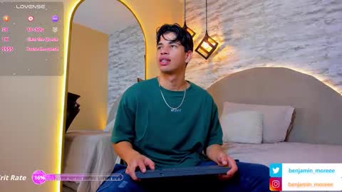 BENJAMIN online show from October 6, 2025, 12:35 pm