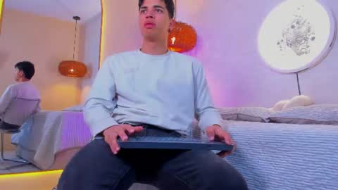 BENJAMIN online show from June 23, 2026, 2:53 am