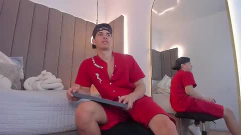BENJAMIN online show from July 7, 2026, 1:52 am
