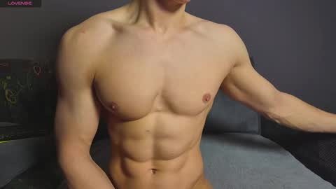 benjaminkarl02 online show from November 23, 2025, 6:24 am