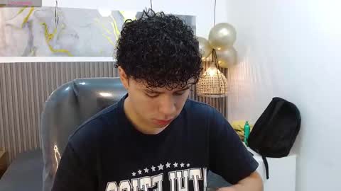 Snapshot of benjamintwink1 chatting on October 16, 2025, 8:10 pm BENJAMIN online show from October 16, 2025, 8:10 pm