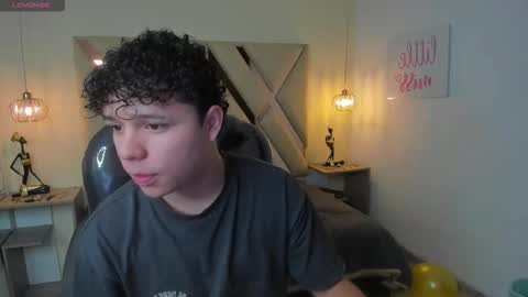 Snapshot of benjamintwink1 chatting on October 26, 2025, 7:42 pm BENJAMIN online show from October 26, 2025, 7:42 pm