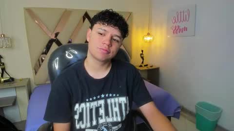 Snapshot of benjamintwink1 chatting on November 3, 2025, 7:48 pm BENJAMIN online show from November 3, 2025, 7:48 pm