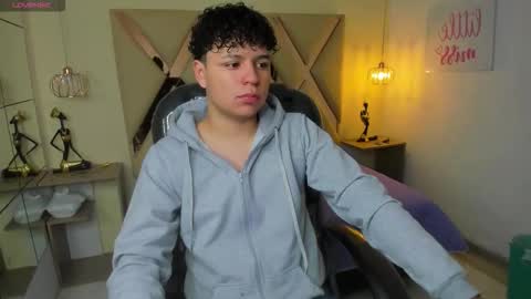 Snapshot of benjamintwink1 chatting on November 5, 2025, 8:20 pm BENJAMIN online show from November 5, 2025, 8:20 pm