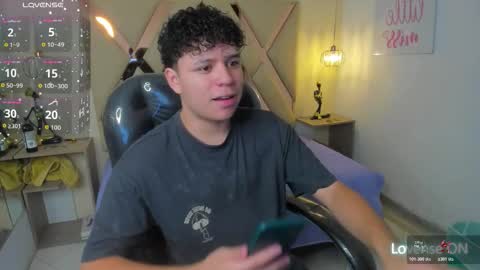 Snapshot of benjamintwink1 chatting on November 9, 2025, 7:56 pm BENJAMIN online show from November 9, 2025, 7:56 pm