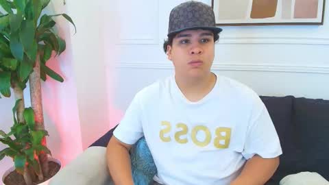 bennett_alejoo online show from November 8, 2025, 6:18 pm