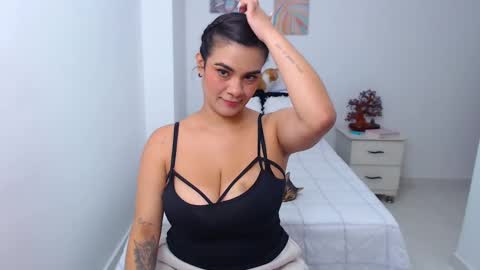 Snapshot of benny_austin chatting on February 9, 2025, 6:47 pm benny online show from February 9, 2025, 6:47 pm