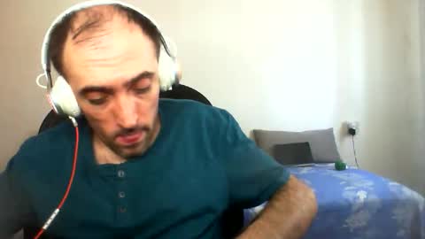 bentish online show from October 25, 2025, 8:00 am