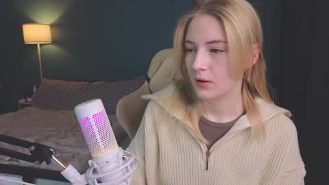 Alice online show from December 28, 2024, 7:33 pm