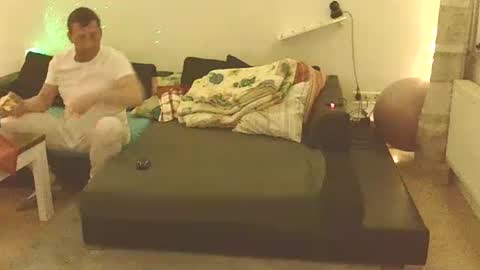 Snapshot of benutzmich0800 chatting on December 25, 2024, 10:16 pm Benutzmich0800 online show from December 25, 2024, 10:16 pm