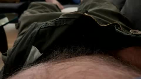 benz10001 online show from November 10, 2025, 3:27 am