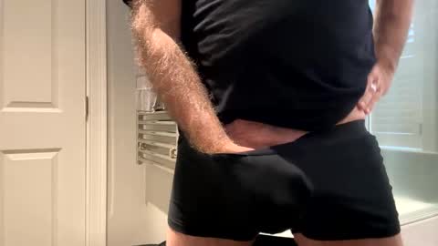 benz10001 online show from November 16, 2025, 4:12 pm