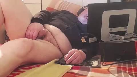 berlinerbaer1963 online show from September 23, 2025, 7:28 pm