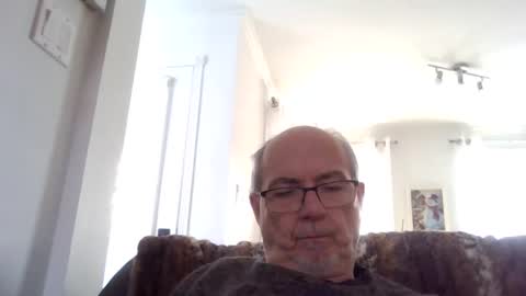 bernard1102 online show from December 15, 2024, 6:59 pm