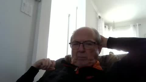 bernard1102 online show from February 28, 2025, 6:52 pm