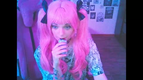 BerrieKitten online show from April 16, 2026, 9:39 pm