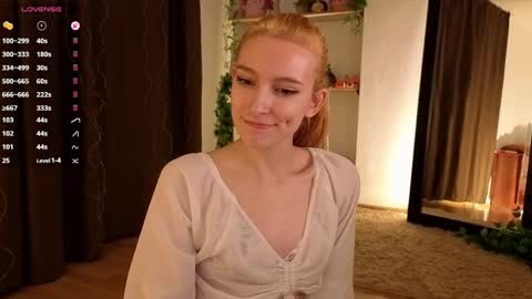 Snapshot of berrryjelly chatting on April 19, 2026, 1:54 pm Hi Im NikaComing back online on Monday 3 online show from April 19, 2026, 1:54 pm