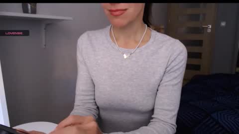 berry2024 online show from October 5, 2025, 6:01 am