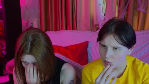 Snapshot of berry_assortment chatting on October 31, 2025, 7:20 am Your sweet Tara and Eva online show from October 31, 2025, 7:20 am