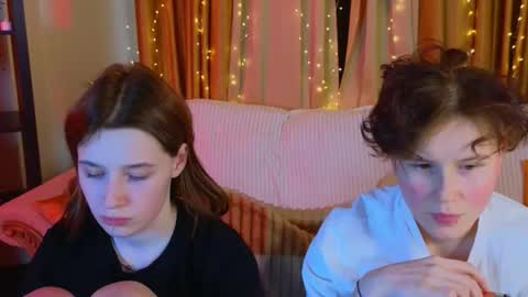 Snapshot of berry_assortment chatting on December 22, 2025, 4:48 pm Your sweet Tara and Eva online show from December 22, 2025, 4:48 pm