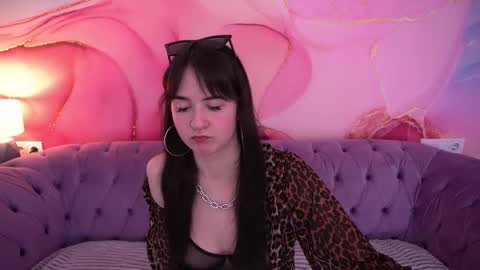 Snapshot of berrydiva chatting on February 4, 2026, 2:45 pm Violette online show from February 4, 2026, 2:45 pm