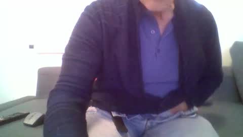 Snapshot of besi620901 chatting on February 27, 2026, 3:34 pm besi620901 online show from February 27, 2026, 3:34 pm