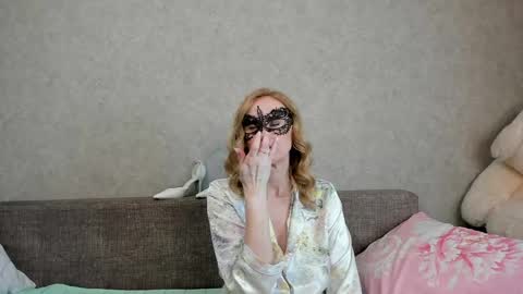 best__angelica online show from April 15, 2026, 5:42 pm