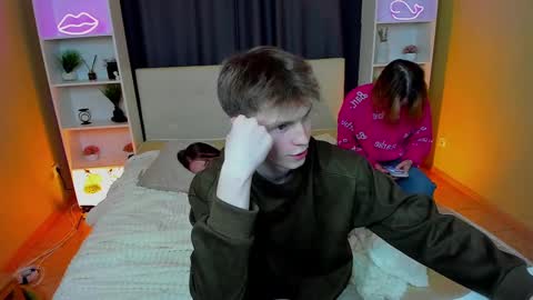 Danny and Kira online show from March 1, 2025, 12:39 am