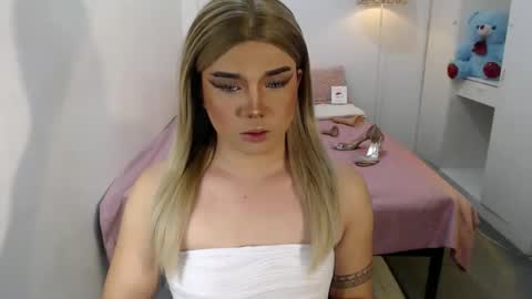 bestgirljulia online show from September 21, 2025, 5:20 am