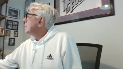 bestshot1951 online show from December 16, 2024, 8:16 pm