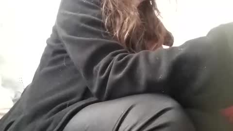 - online show from March 9, 2025, 11:47 am