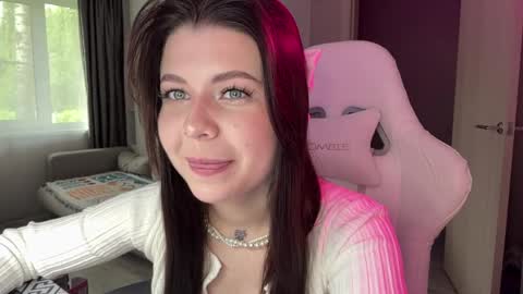 Snapshot of bethelsimensky chatting on May 25, 2026, 12:44 pm Airin online show from May 25, 2026, 12:44 pm