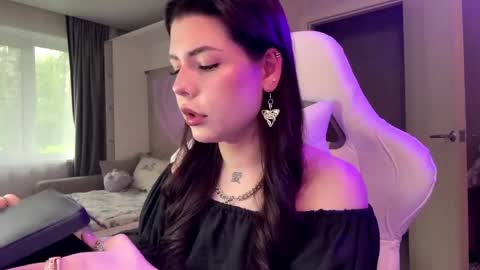 Snapshot of bethelsimensky chatting on June 4, 2026, 12:00 pm Airin online show from June 4, 2026, 12:00 pm