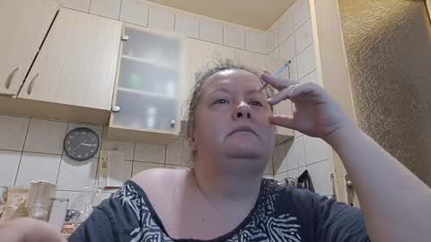 Snapshot of bethnorth chatting on April 18, 2026, 12:14 am bethnorth online show from April 18, 2026, 12:14 am
