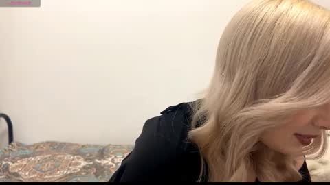 BlondeReka ITS MY 1st DAY HERE online show from December 1, 2025, 12:32 pm