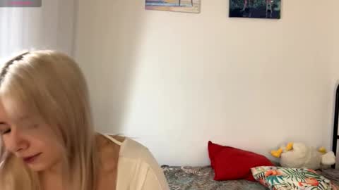 BlondeReka ITS MY 1st DAY HERE online show from December 15, 2025, 12:09 pm
