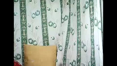 betty_83 online show from February 4, 2025, 10:21 am