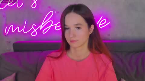 Snapshot of betty_nicolsson chatting on November 11, 2025, 9:31 am Eva online show from November 11, 2025, 9:31 am