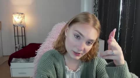 Snapshot of betty_witchy chatting on September 16, 2025, 2:23 am Dory make me happier online show from September 16, 2025, 2:23 am