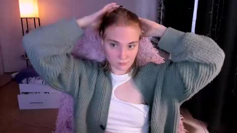 Snapshot of betty_witchy chatting on April 19, 2026, 4:01 am Dory make me happier online show from April 19, 2026, 4:01 am
