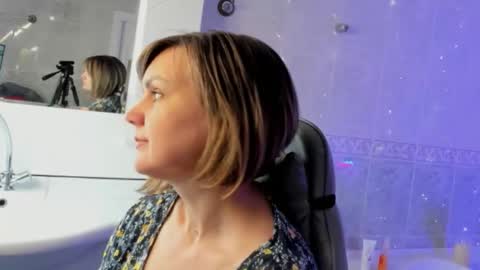 Snapshot of bettygibsonn chatting on March 25, 2026, 8:09 am Betty online show from March 25, 2026, 8:09 am