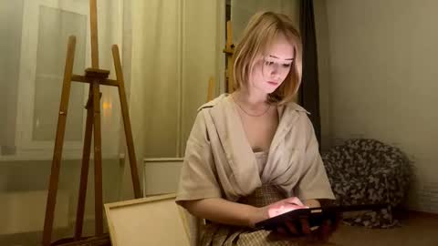 Hinata online show from February 13, 2026, 1:18 pm