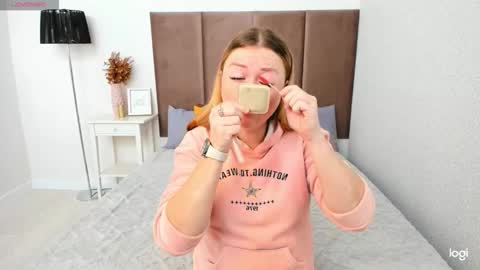 Mila Sweet online show from September 30, 2025, 4:39 am